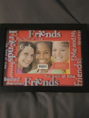 6x4 Black Frame with  'Friends' Mat - Style